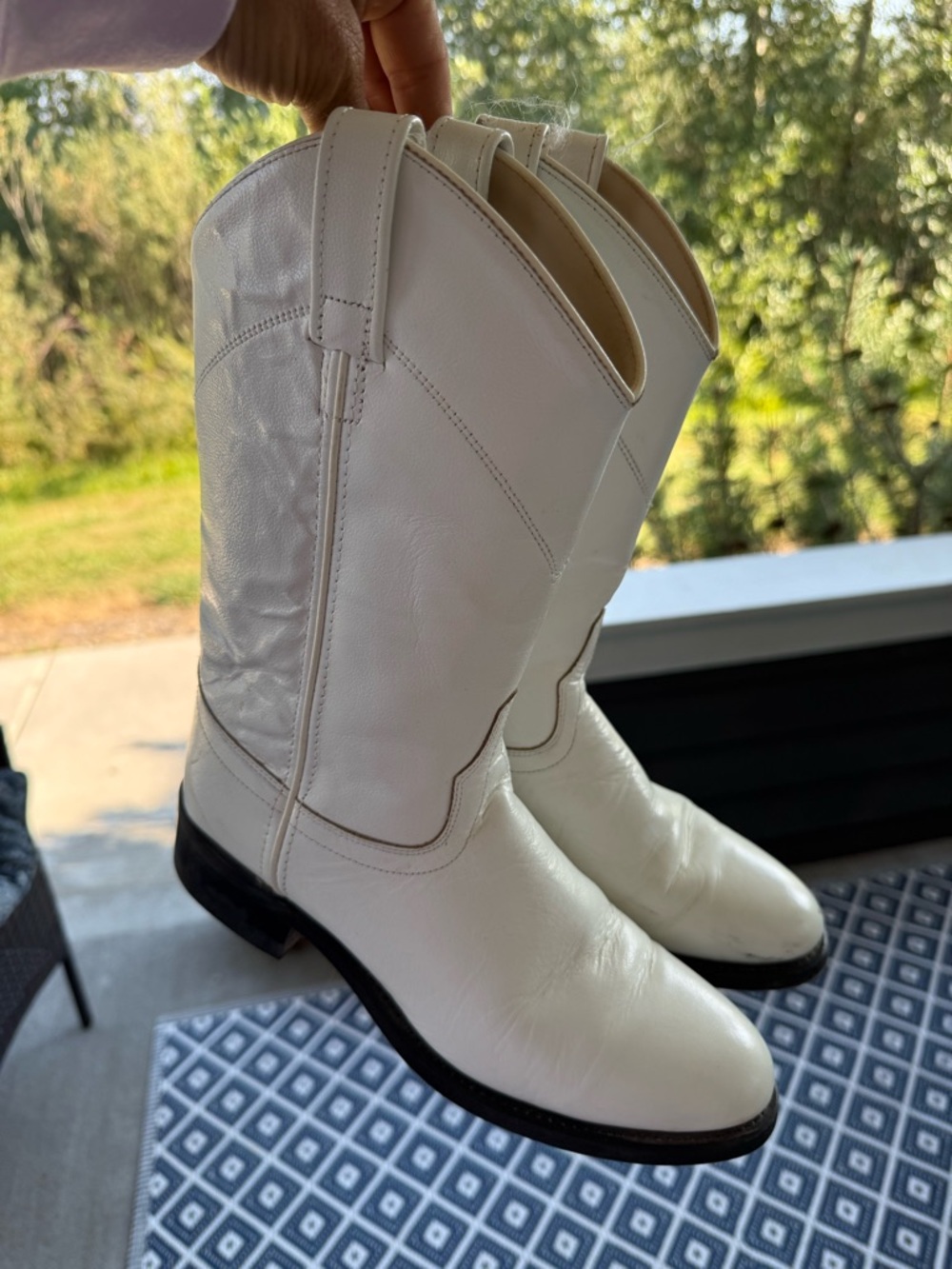 Old West White Women's Western Pull-On Boots